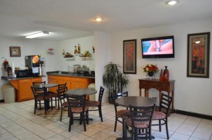 Super 8 by Wyndham Neosho - image 9