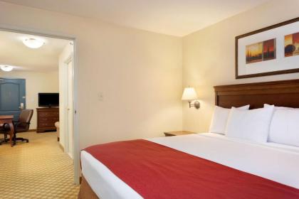 Country Inn & Suites by Radisson Nevada MO - image 10