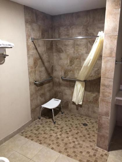 Budget Inn - New Albany - image 13