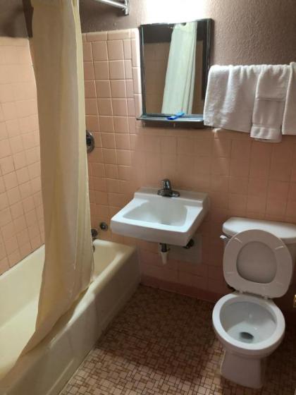 Budget Inn - New Albany - image 6