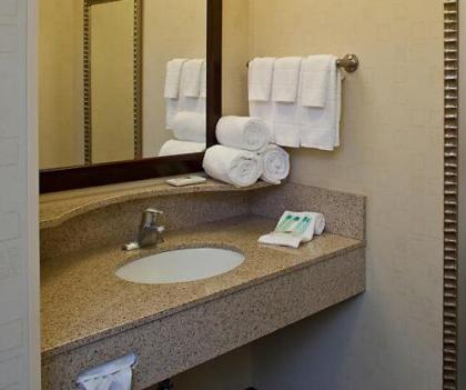 SpringHill Suites by Marriott New Bern - image 9