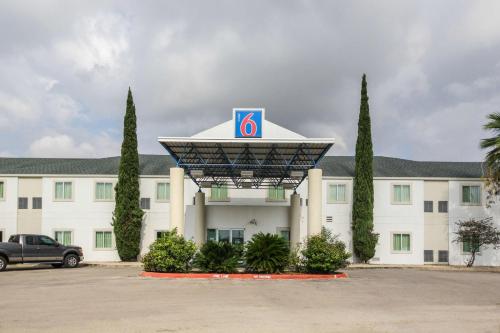 Motel 6 New Braunfels - main image