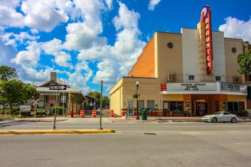 Havana Haus - image 5