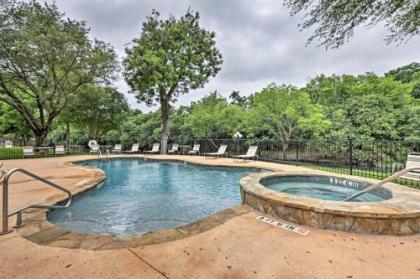 Updated Comal River Condo 1 mi to Schlitterbahn New Braunfels
