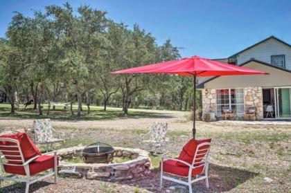 modern Hill Country Cottage 13 mi to Canyon Lake