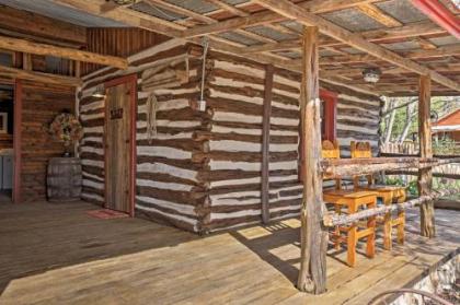 Custom texas Cabin Studio   5 min to Gruene Hall New Braunfels