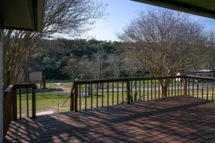 Lazy Southern Getaway - image 10