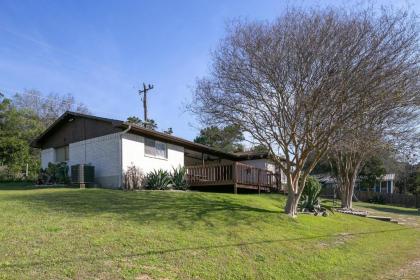 Lazy Southern Getaway - image 9