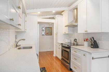 Ferris' Retreat - image 7