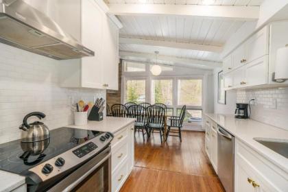 Ferris' Retreat - image 8
