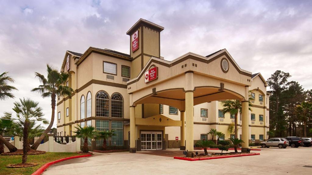 Best Western Plus New Caney Inn & Suites - main image