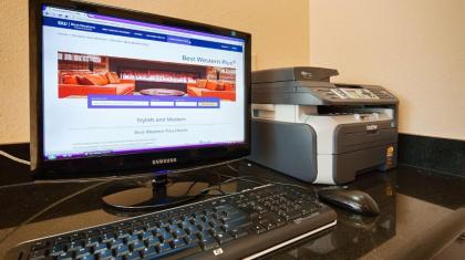Best Western Plus New Caney Inn & Suites - image 10