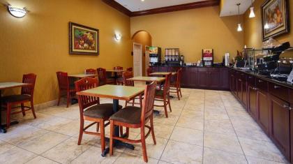 Best Western Plus New Caney Inn & Suites - image 9