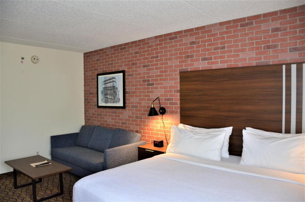 Burrstone Inn Ascend Hotel Collection - main image