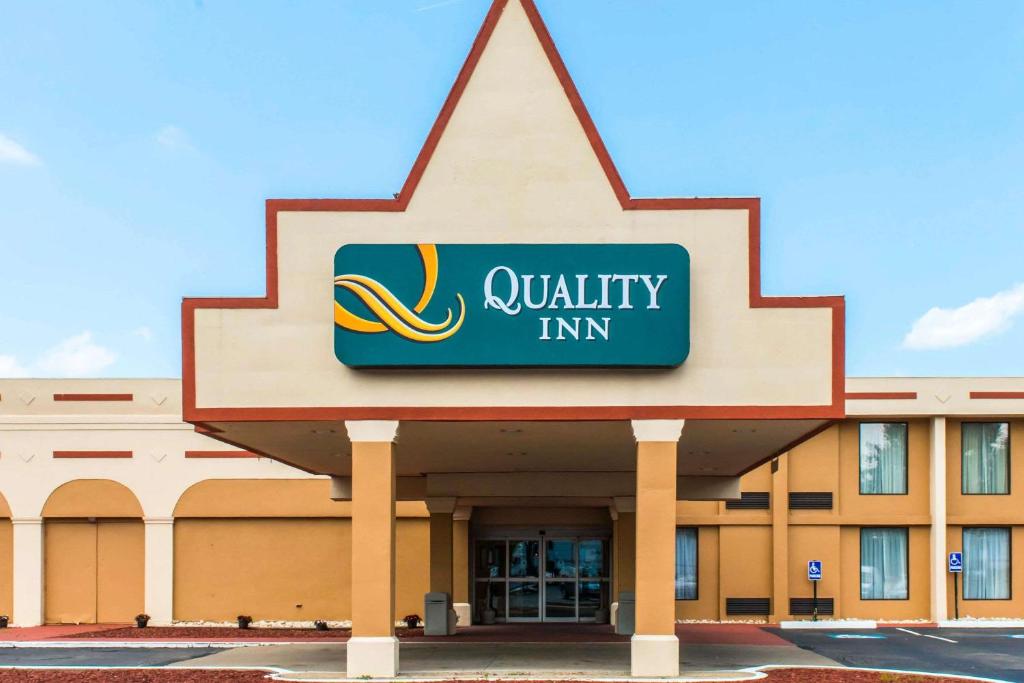 Quality Inn New Kensington - main image