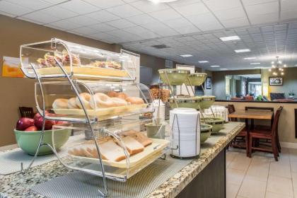 Quality Inn New Kensington - image 11