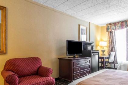 Quality Inn New Kensington - image 8