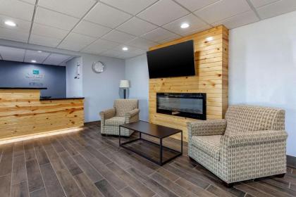 Quality Inn - image 8