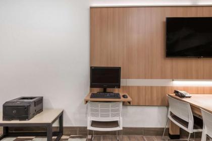 Microtel Inn & Suites by Wyndham New Martinsville - image 2