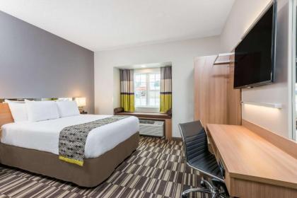 Microtel Inn & Suites by Wyndham New Martinsville - image 4