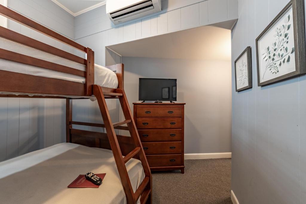 Homestead Inn - image 2