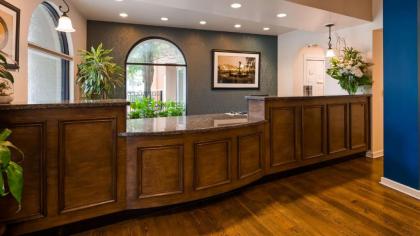 St Charles Inn - image 2