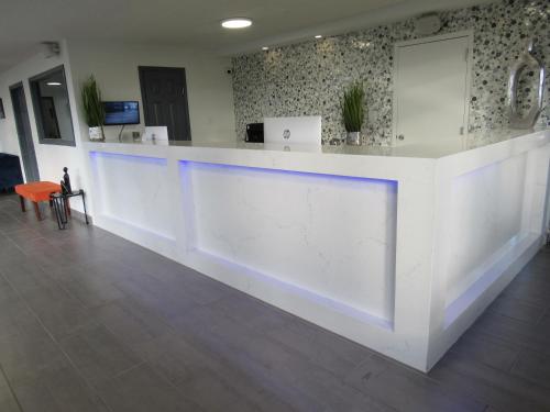 Ramada by Wyndham New Orleans - image 2