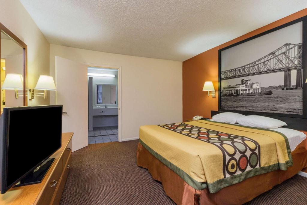 Super 8 by Wyndham New Orleans - image 4