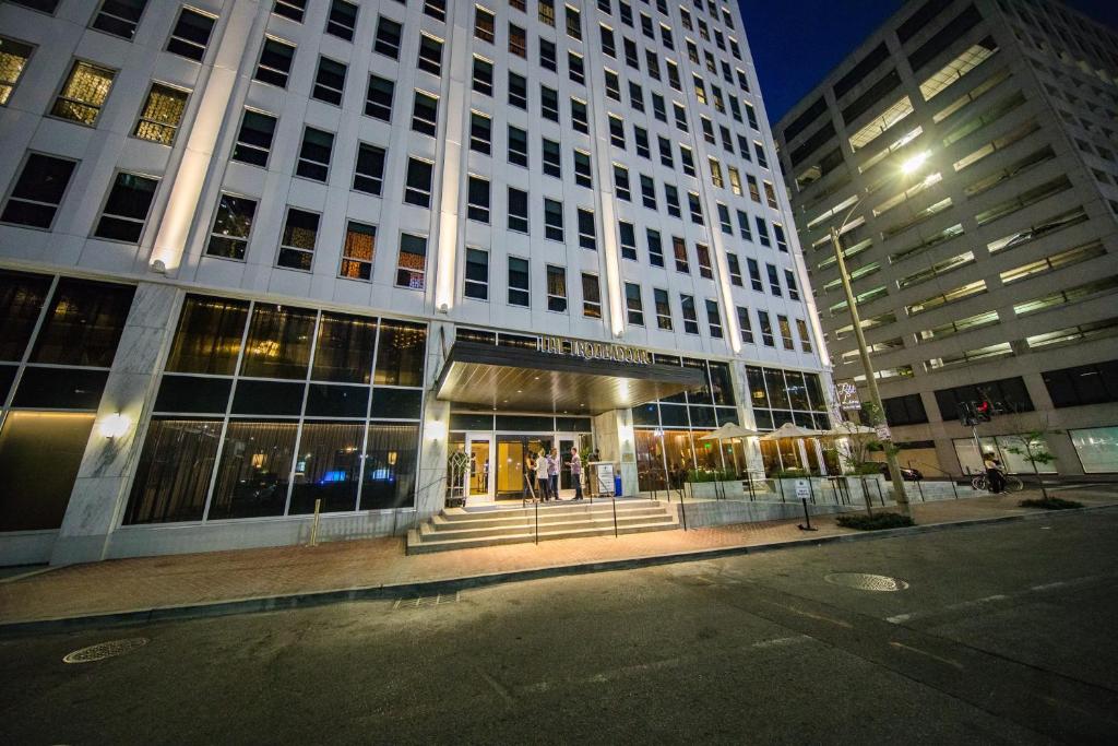 Troubadour Hotel New Orleans Tapestry Collection By Hilton - image 2