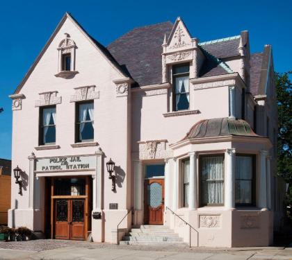 Inn at the Old Jail