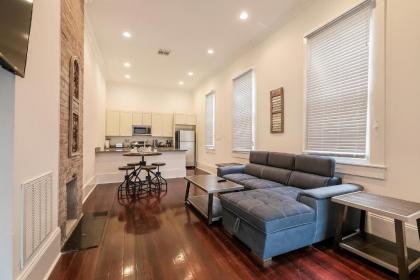 Charming 2BR on Carondelet by Hosteeva New Orleans