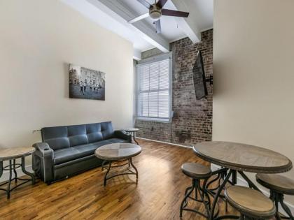 Gorgeous Condos Steps from French Quarter and Harrahs St. New Orleans