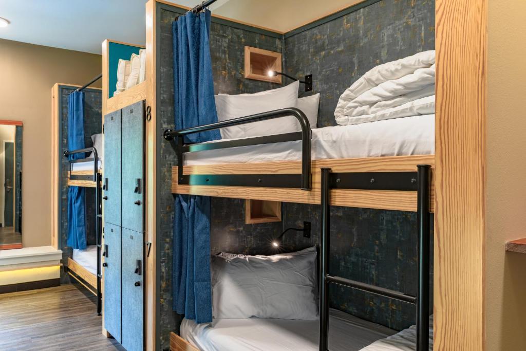 HI New Orleans Hostel - image 5