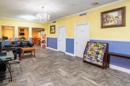 Quality Inn - image 16