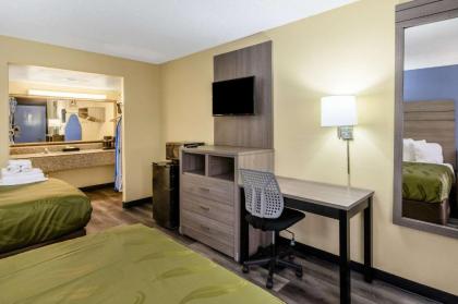 Quality Inn - image 5