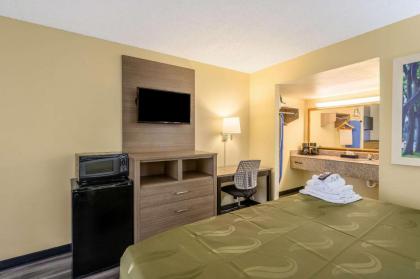 Quality Inn - image 7
