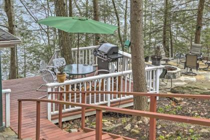 Dainty New Preston Cottage with Dock and Lake Views! - image 10