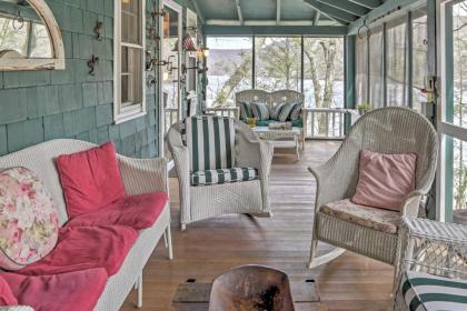 Dainty New Preston Cottage with Dock and Lake Views! - image 14