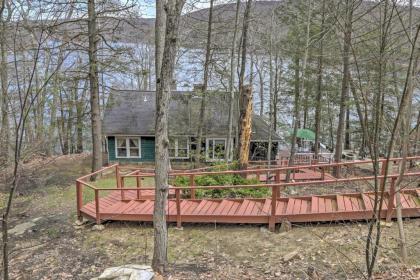Dainty New Preston Cottage with Dock and Lake Views! - image 6