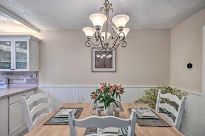 Charming Abode 2 Blocks to New Smyrna Beach! - image 7
