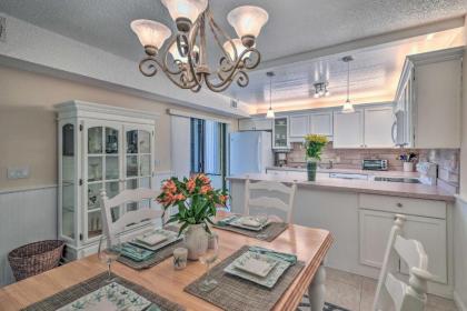 Charming Abode 2 Blocks to New Smyrna Beach! - image 8