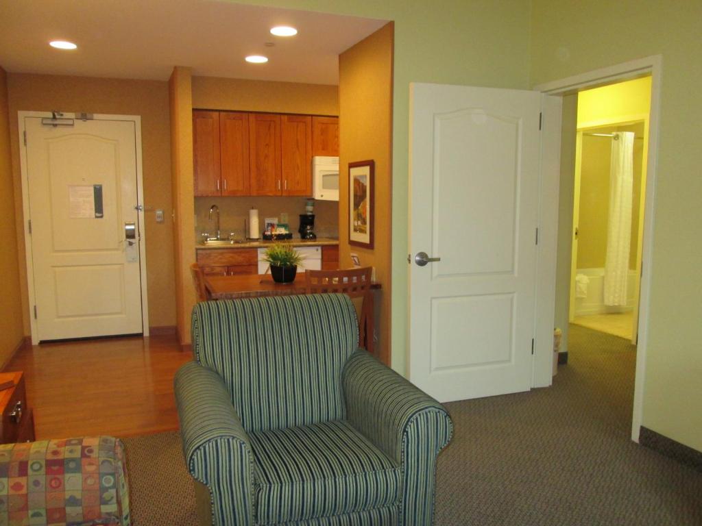 Homewood Suites by Hilton Newburgh-Stewart Airport - image 3