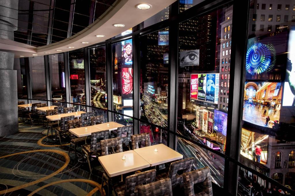 New York Marriott Marquis - image 5