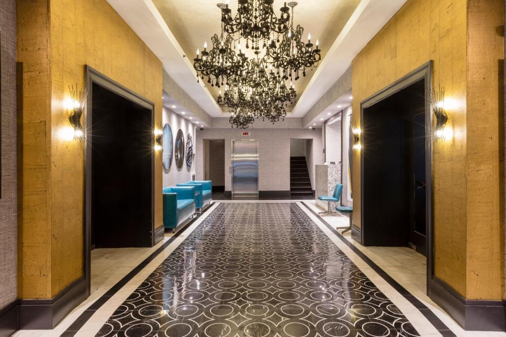 The Square Hotel - image 4