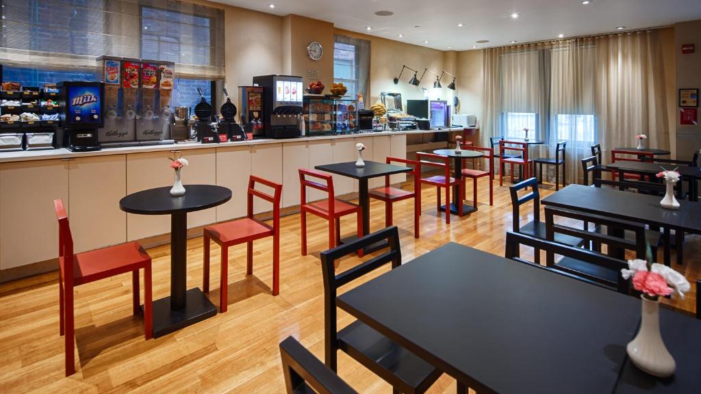 Best Western Plus Hospitality House Suites - image 2