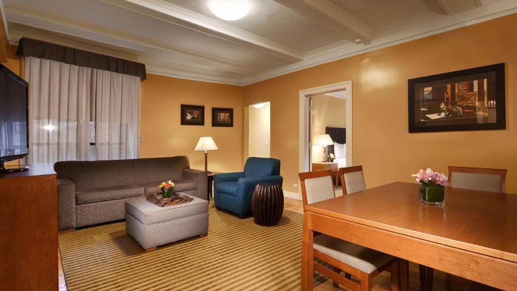 Best Western Plus Hospitality House Suites - image 5
