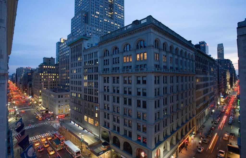 U Hotel Fifth Avenue - image 4