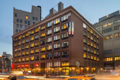 Hilton Garden Inn New York/Tribeca - image 1