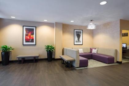 Hampton Inn Manhattan - Times Square South - image 2