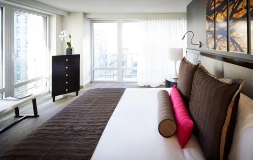 Royalton Park Avenue - image 4